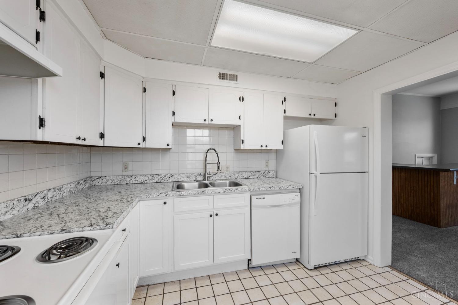 3280 Jefferson Avenue