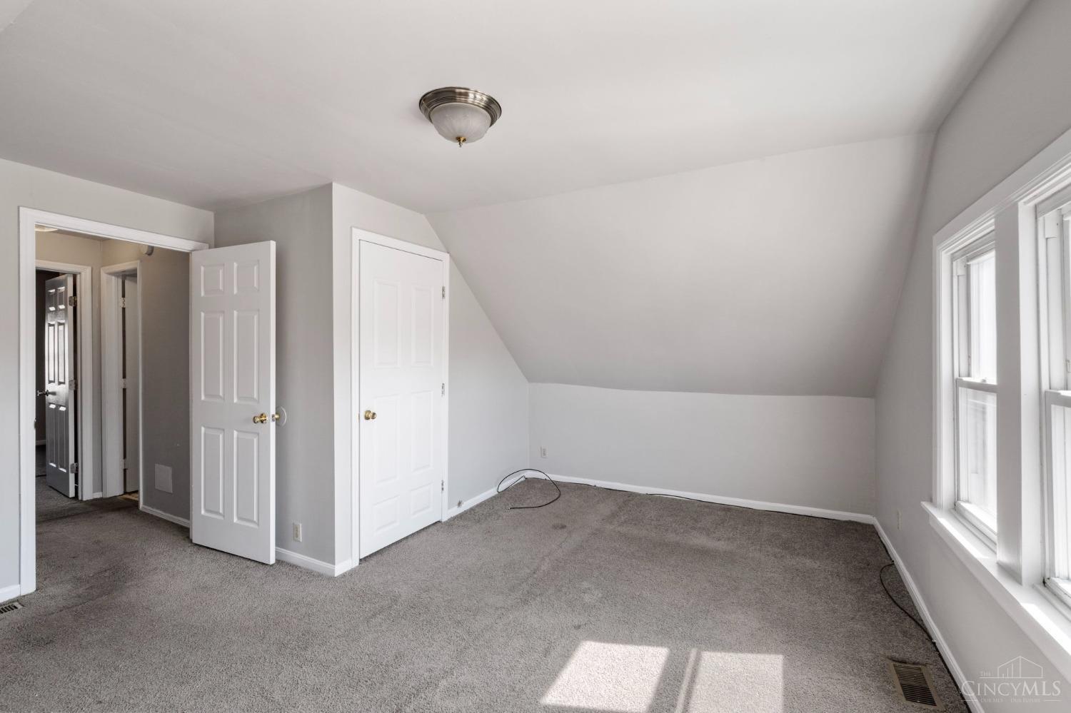 3280 Jefferson Avenue