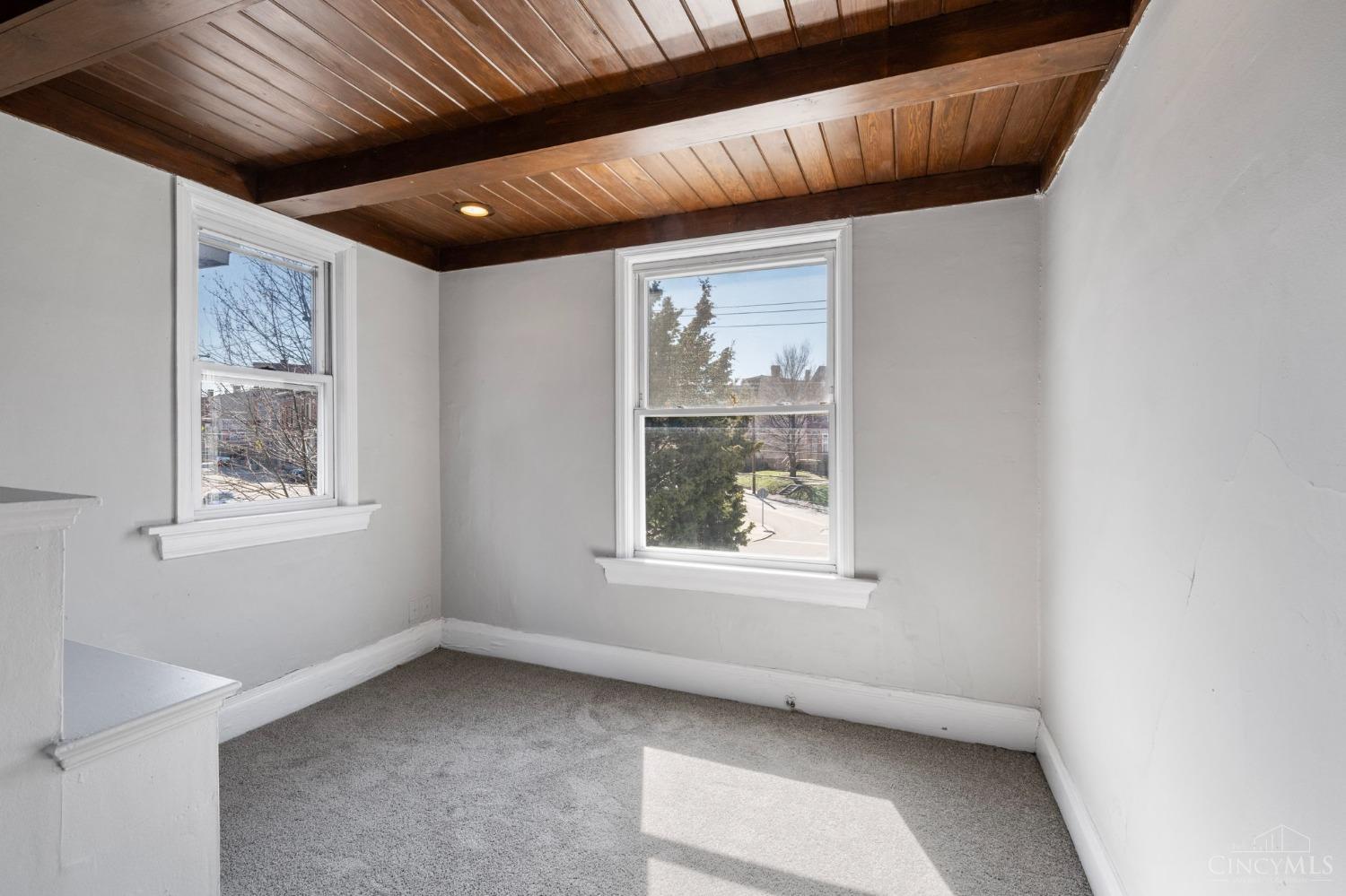 3280 Jefferson Avenue