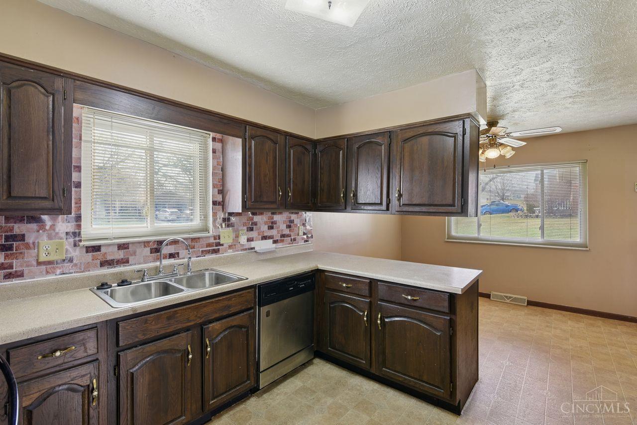1600 Woodhall Court