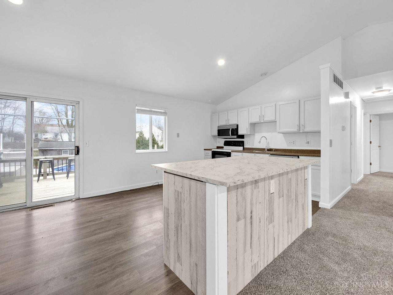 685 Mockingbird Lane