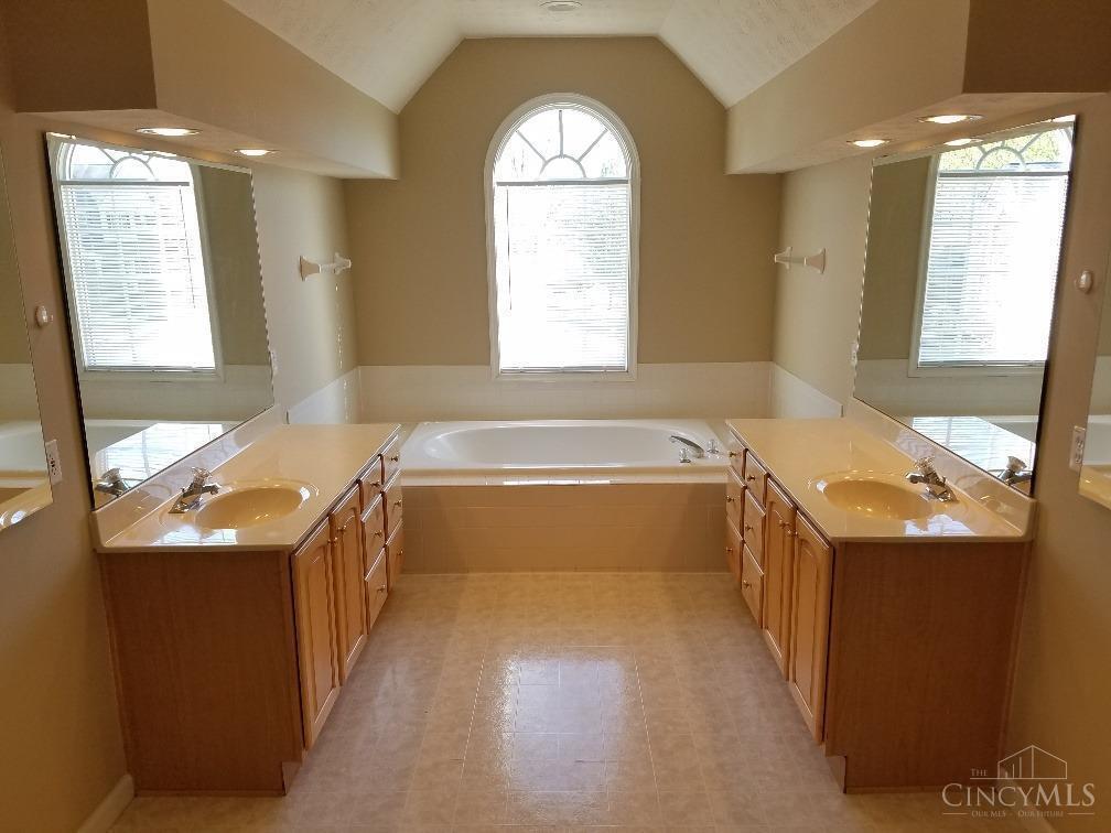 7734 North Trail
