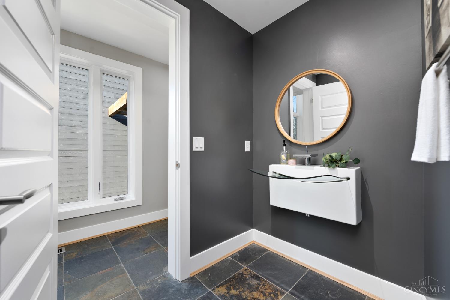 8675 Camargo Club Drive