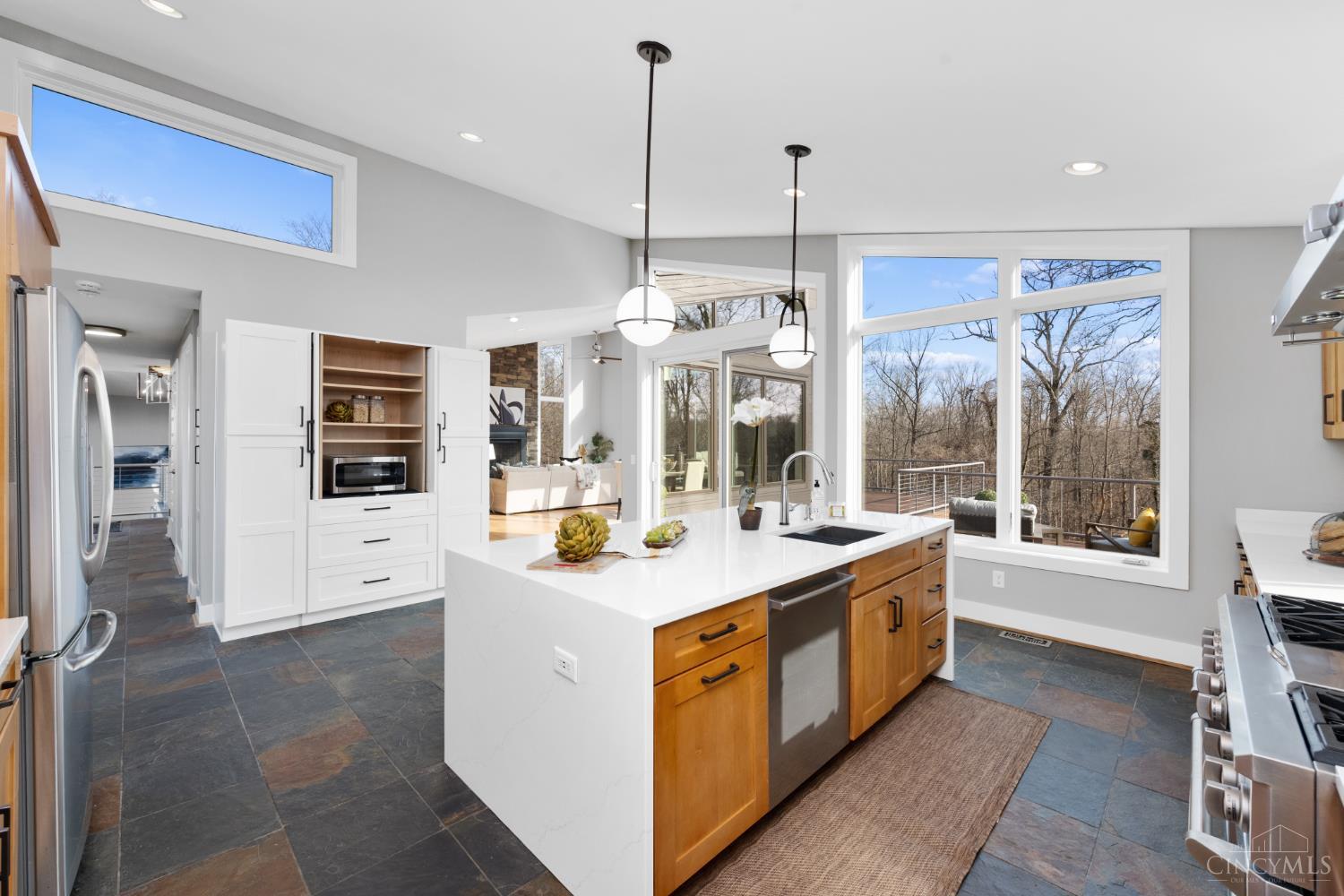 8675 Camargo Club Drive