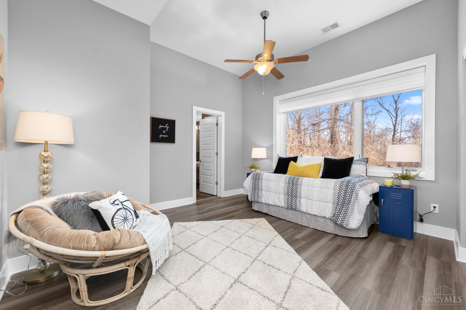 8675 Camargo Club Drive