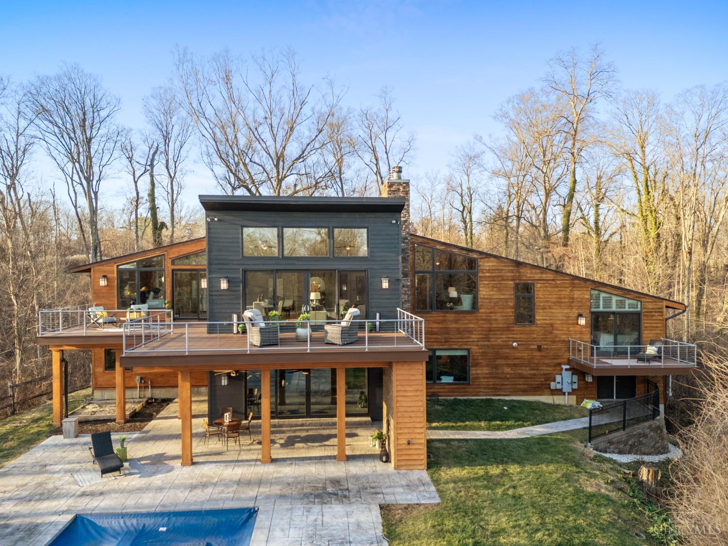 8675 Camargo Club Drive