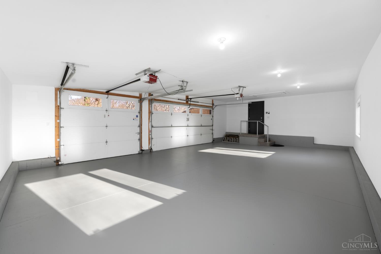 8675 Camargo Club Drive