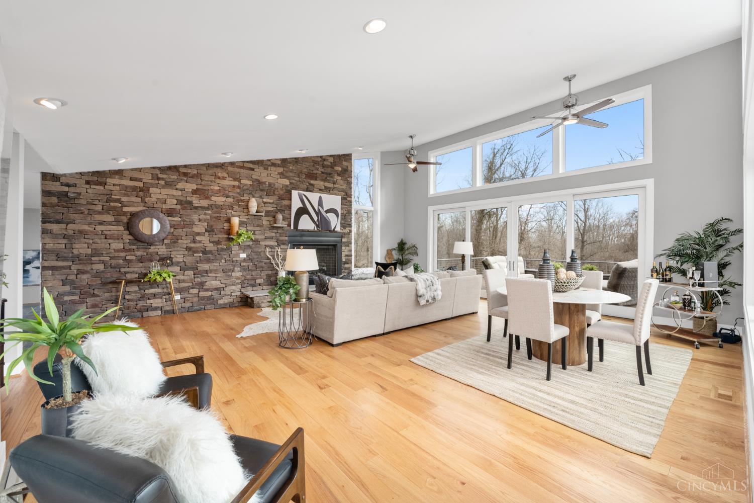 8675 Camargo Club Drive