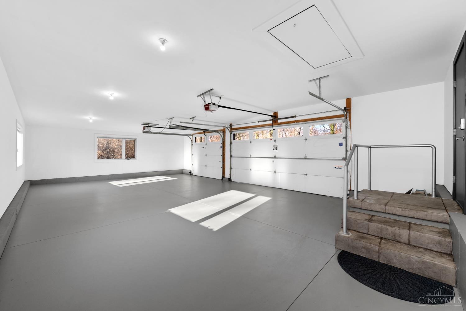 8675 Camargo Club Drive