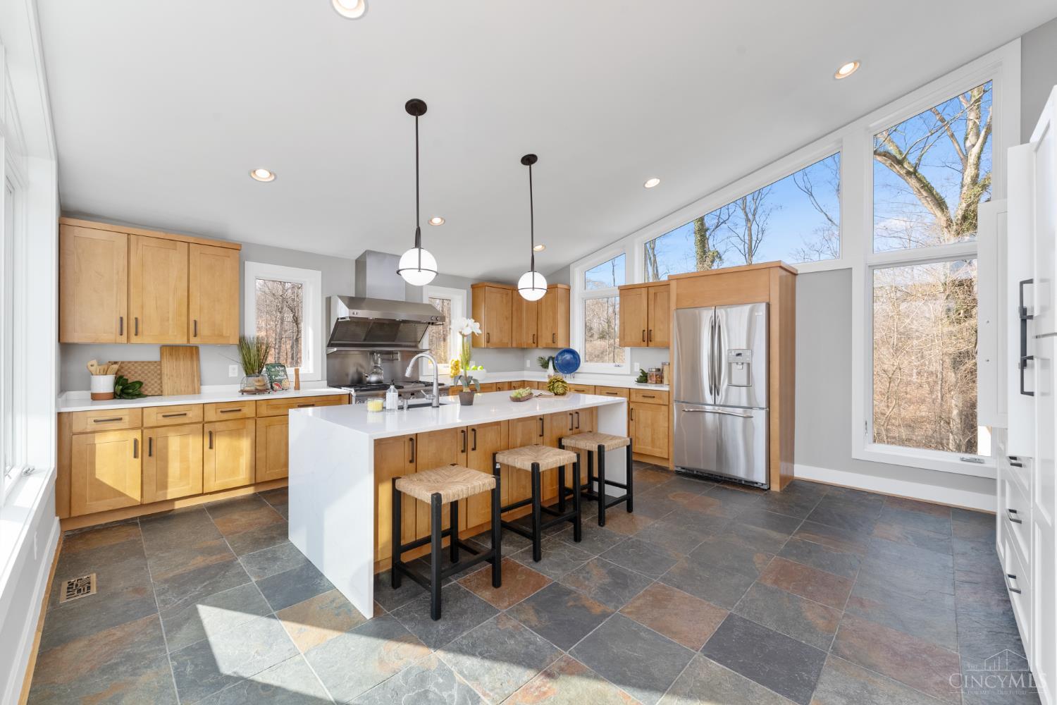 8675 Camargo Club Drive