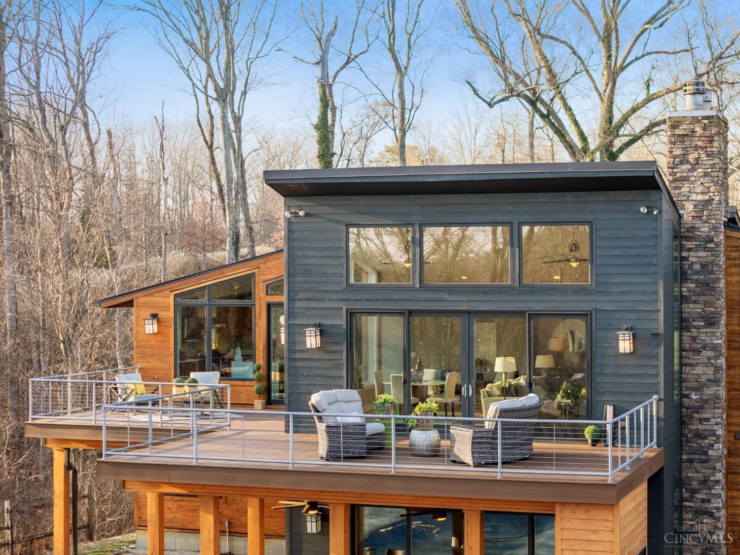 8675 Camargo Club Drive