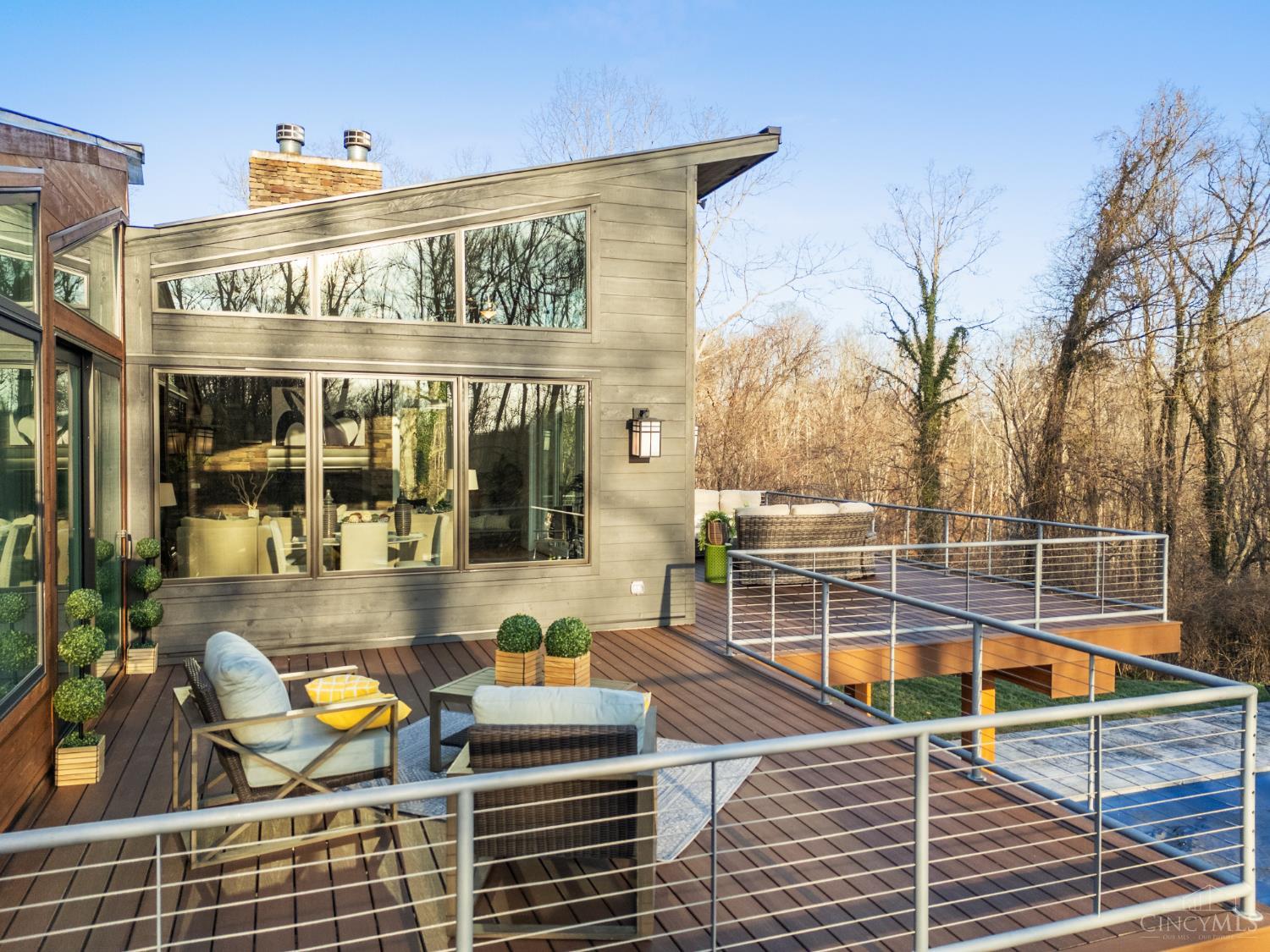 8675 Camargo Club Drive