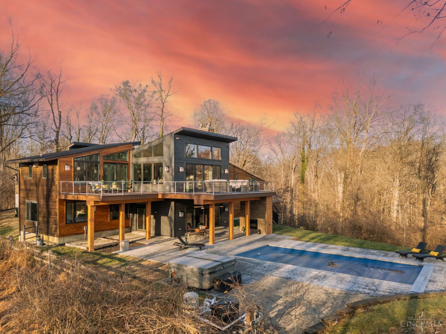 8675 Camargo Club Drive