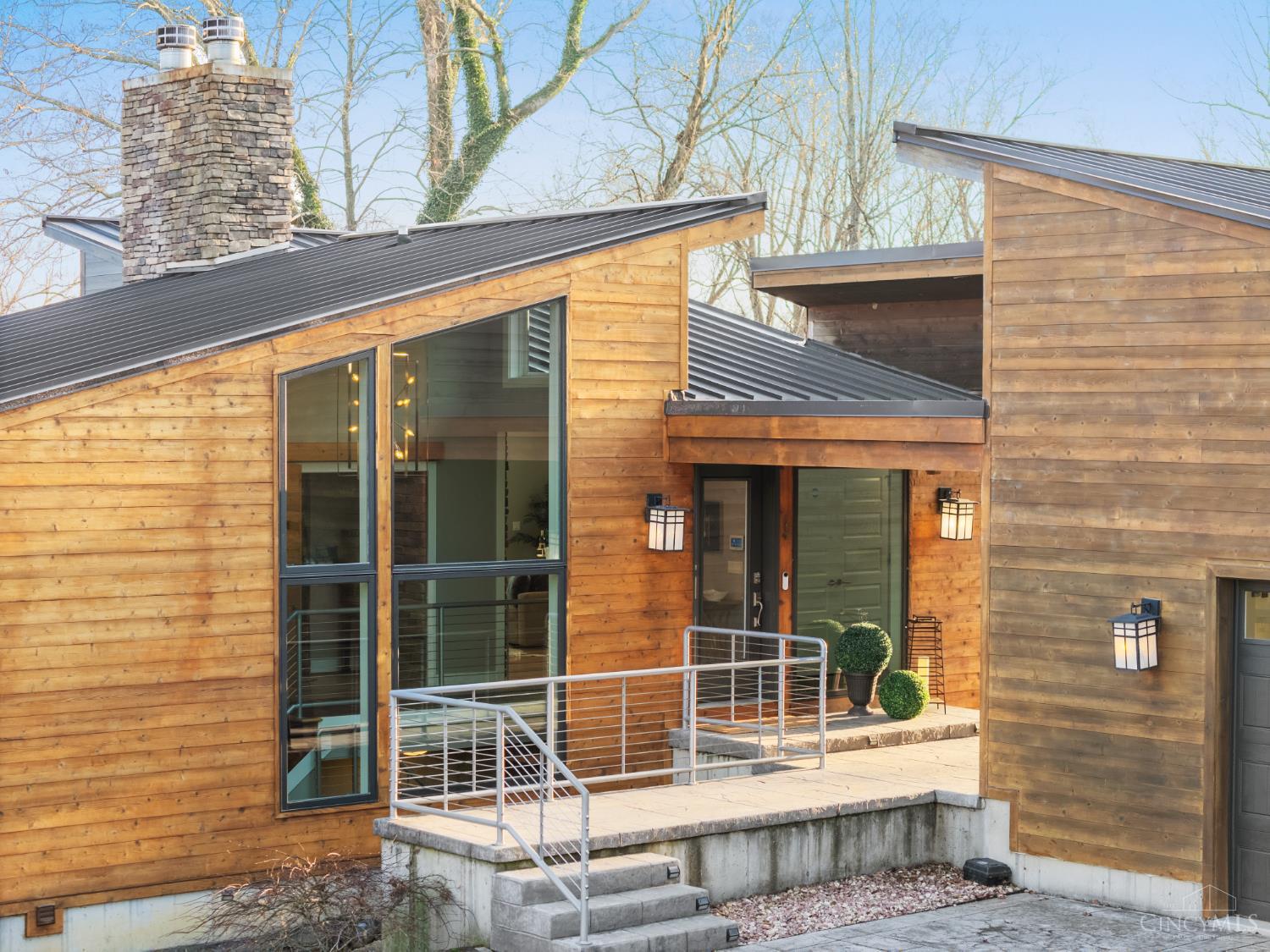 8675 Camargo Club Drive