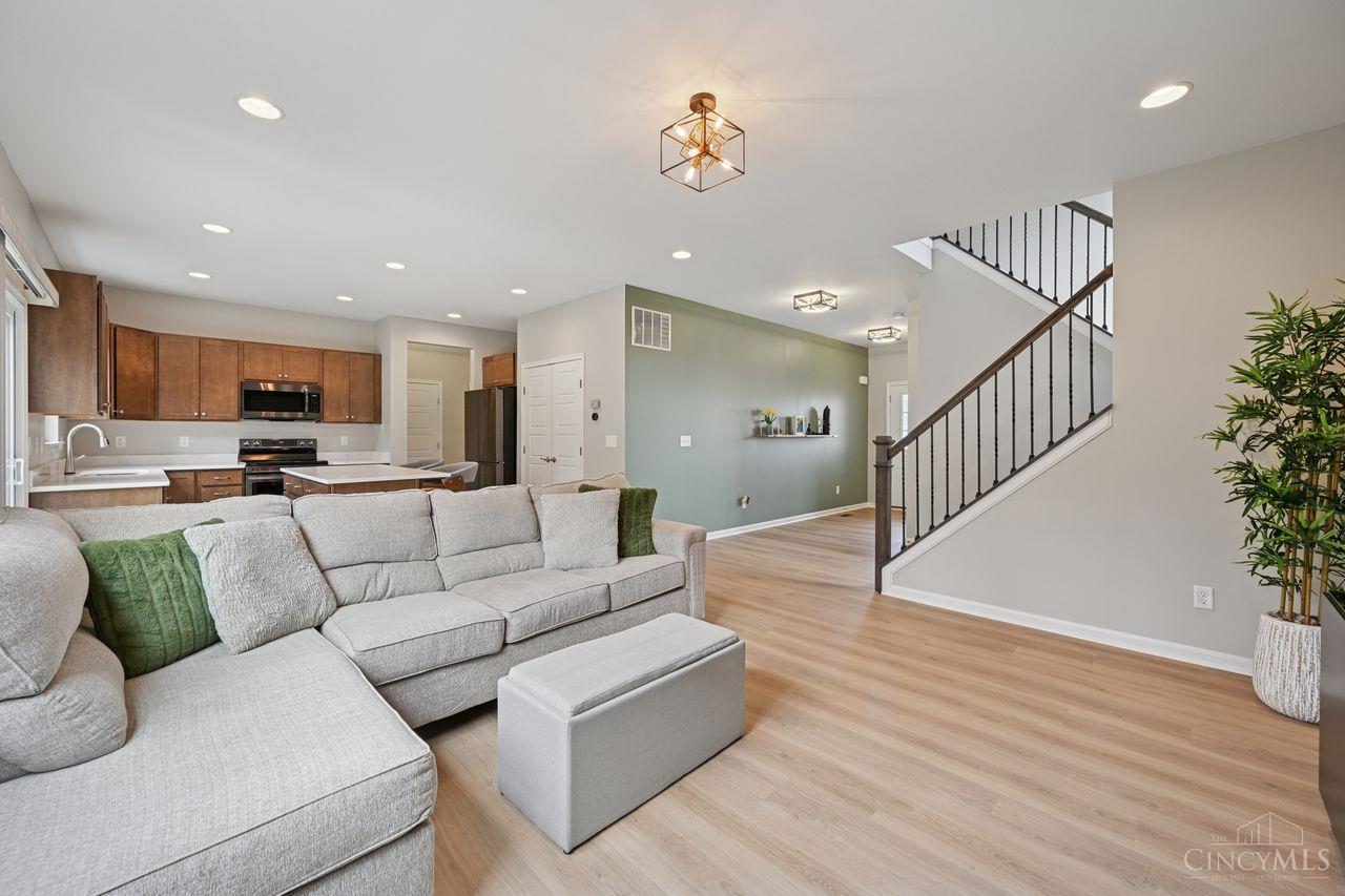 551 North View Drive