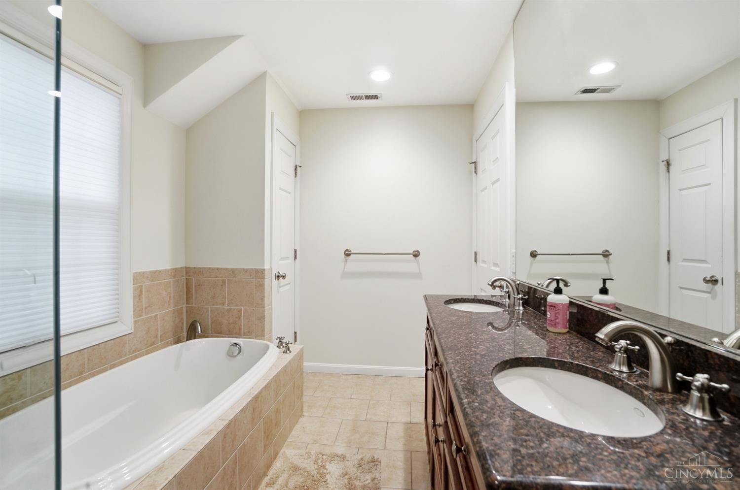 6966 Miami Bluff Drive
