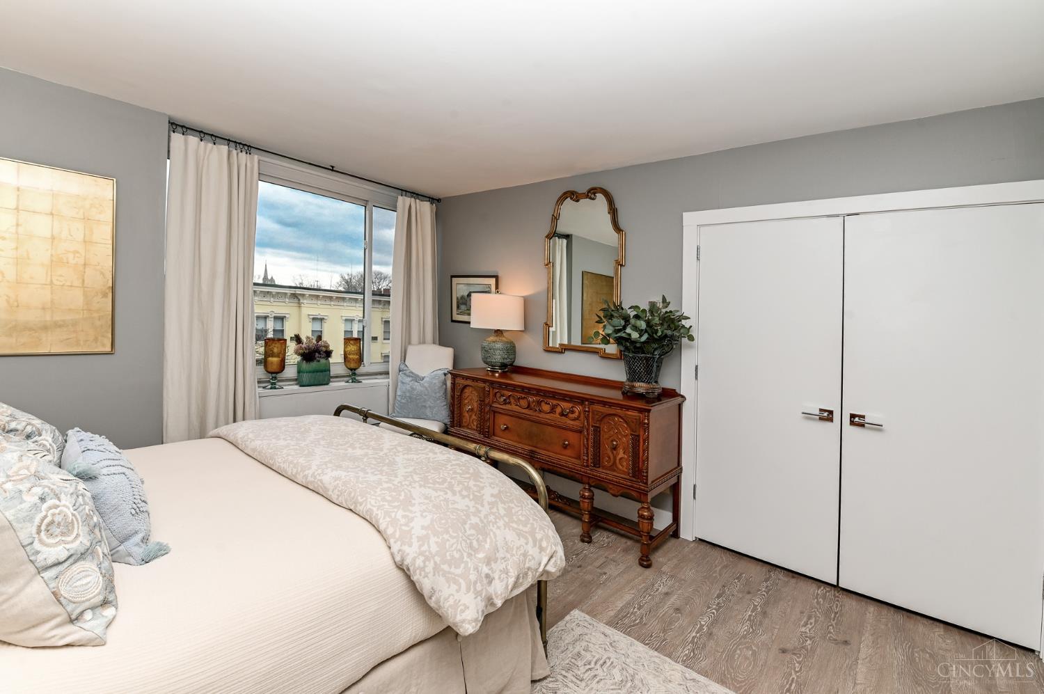 2401 Ingleside Avenue 2D