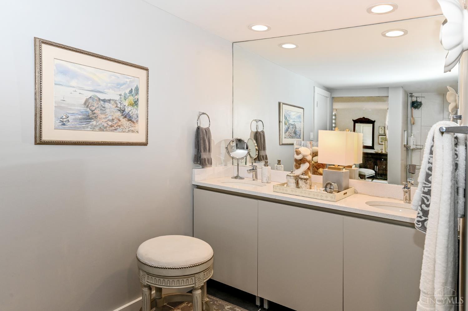 2401 Ingleside Avenue 2D
