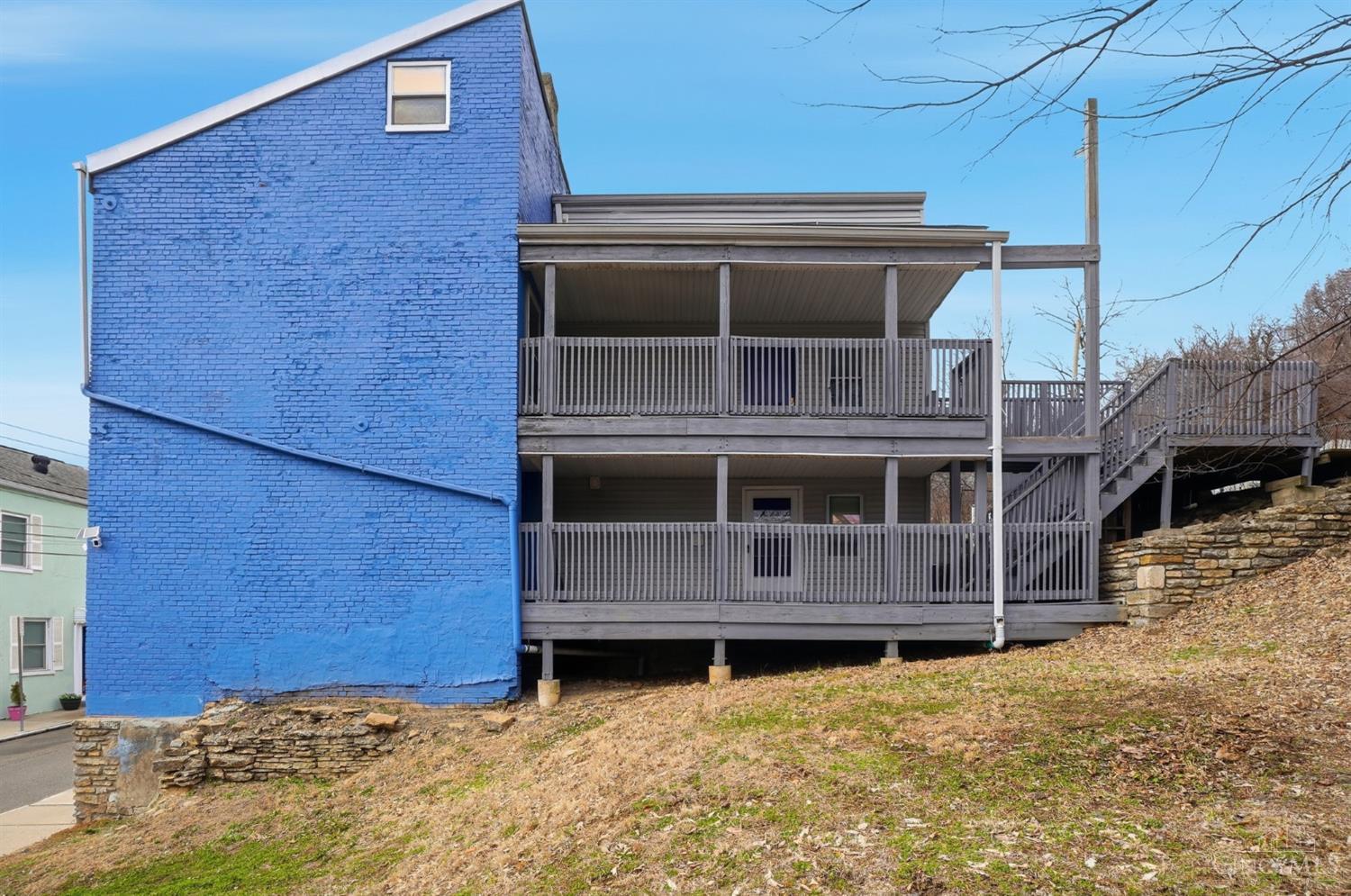 320 Mohawk Street