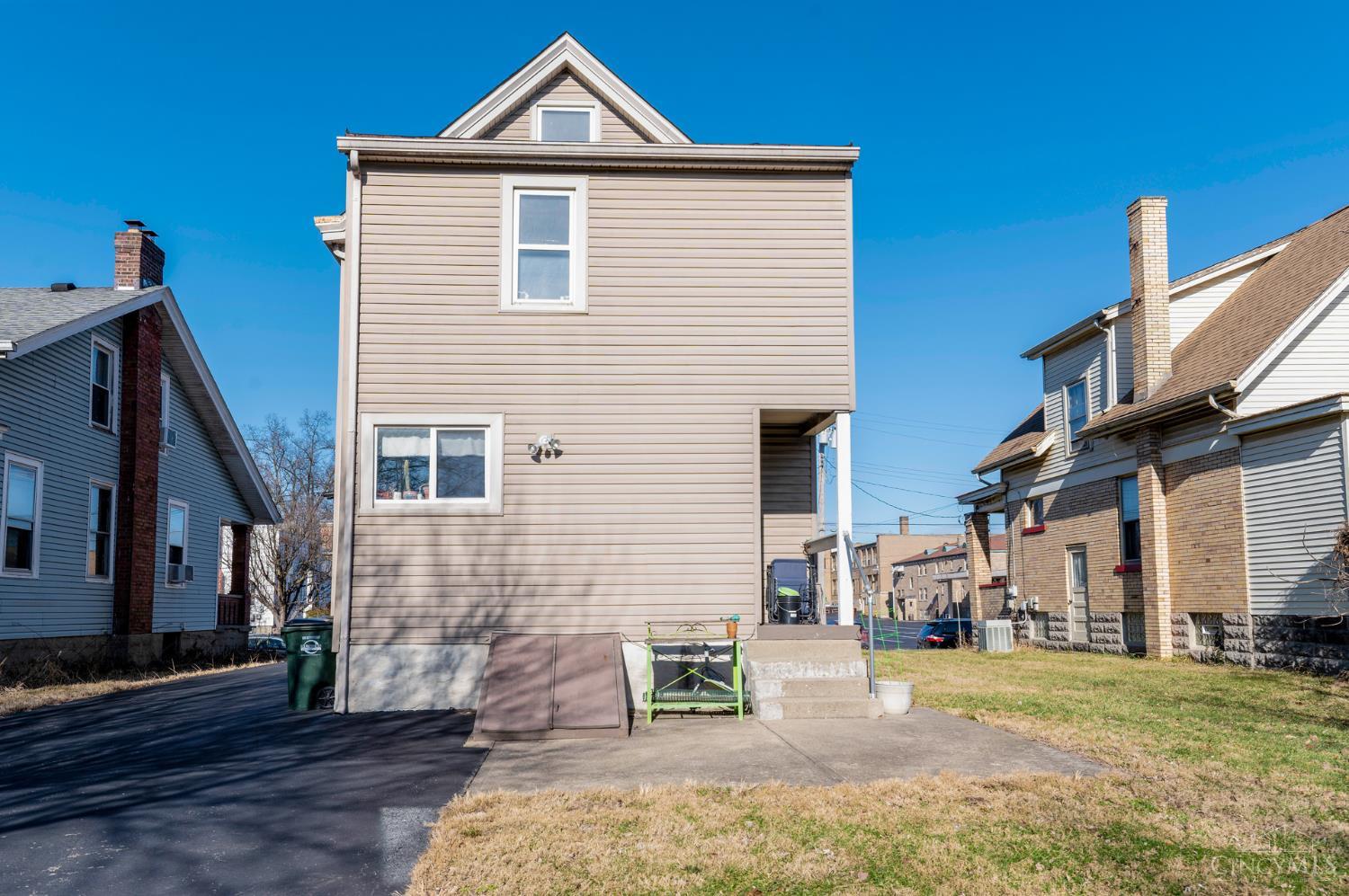 4025 Deer Park Avenue