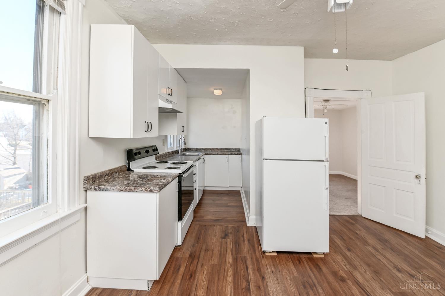 4025 Deer Park Avenue