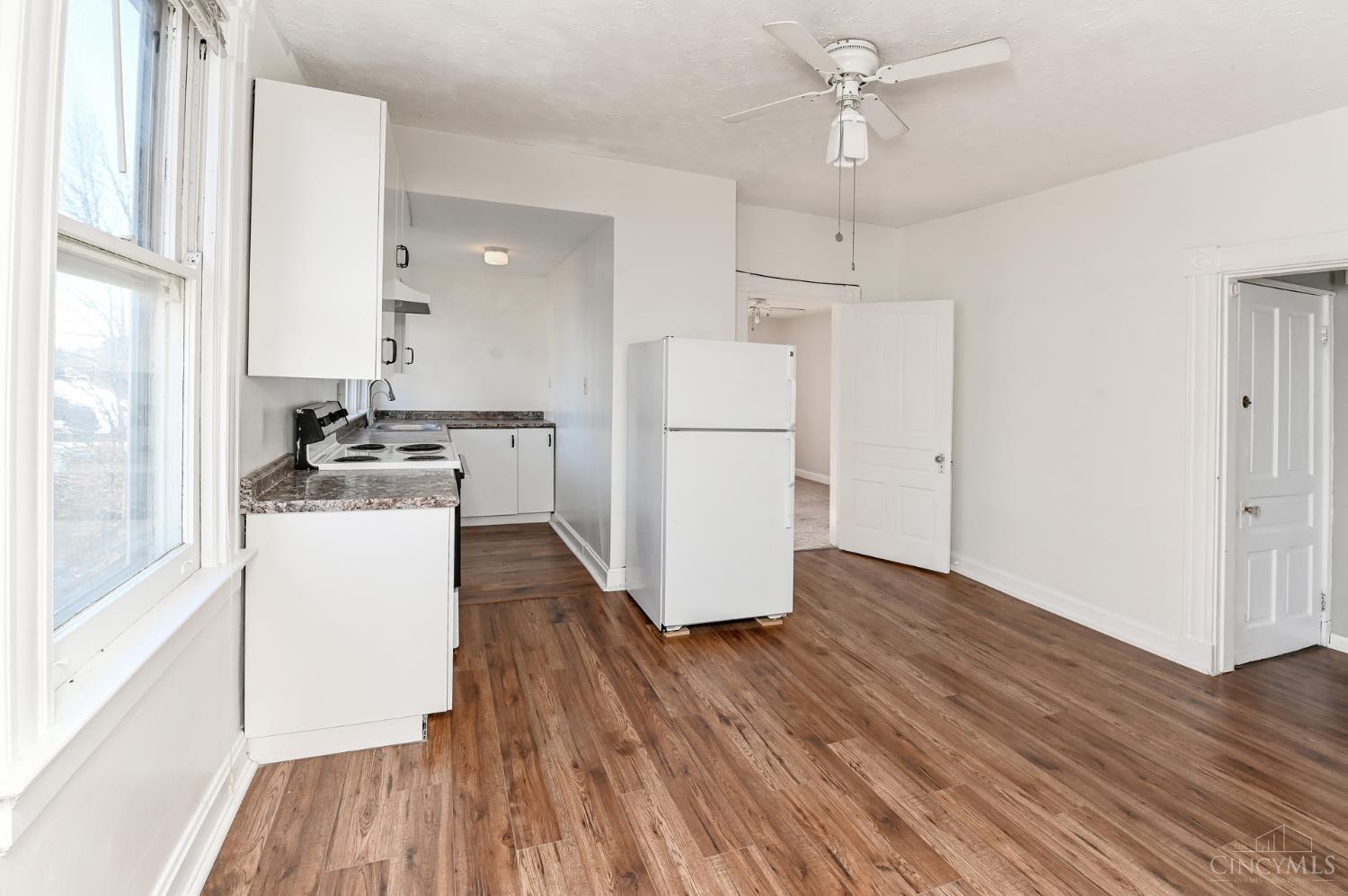 4025 Deer Park Avenue