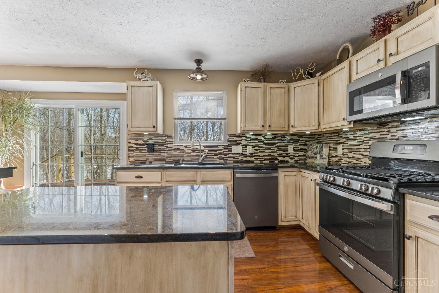 2280 Siesta Drive