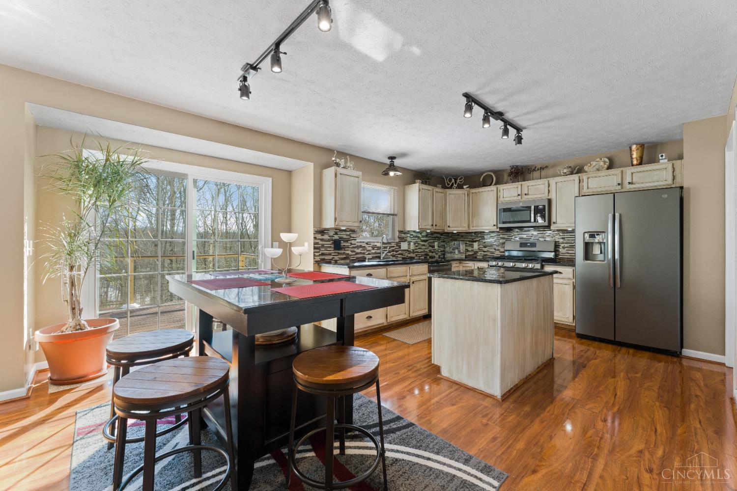 2280 Siesta Drive