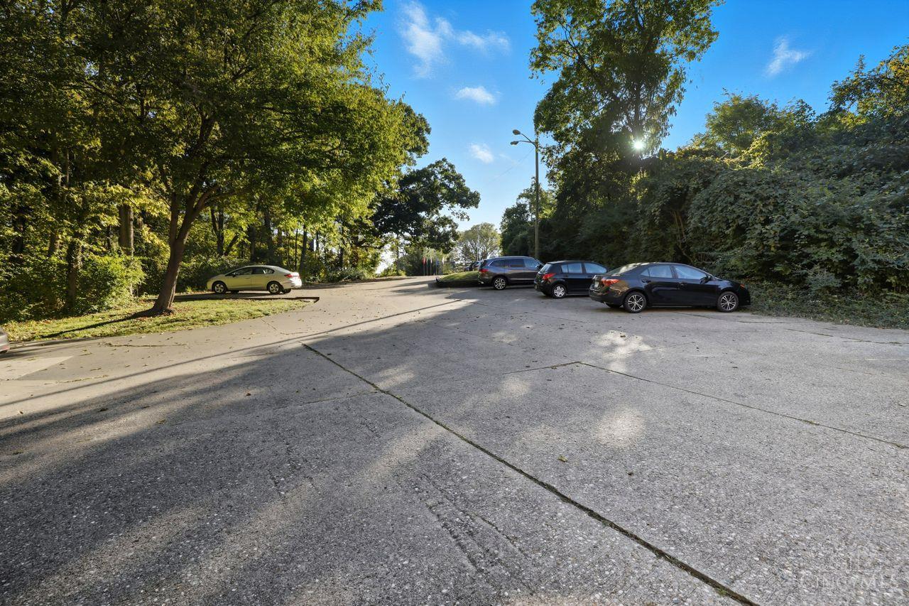 2121 Sutton Avenue 4C