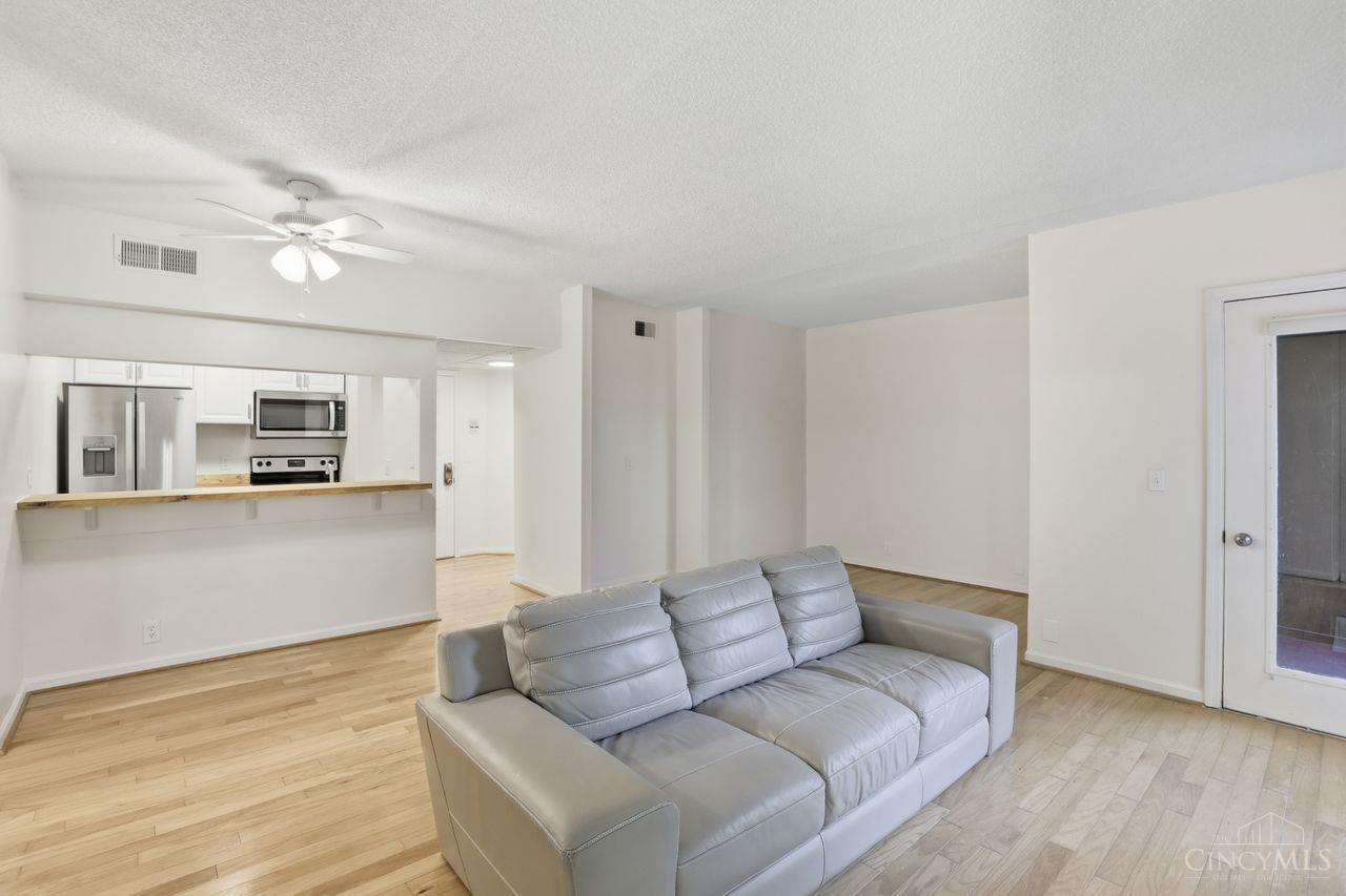 2121 Sutton Avenue 4C