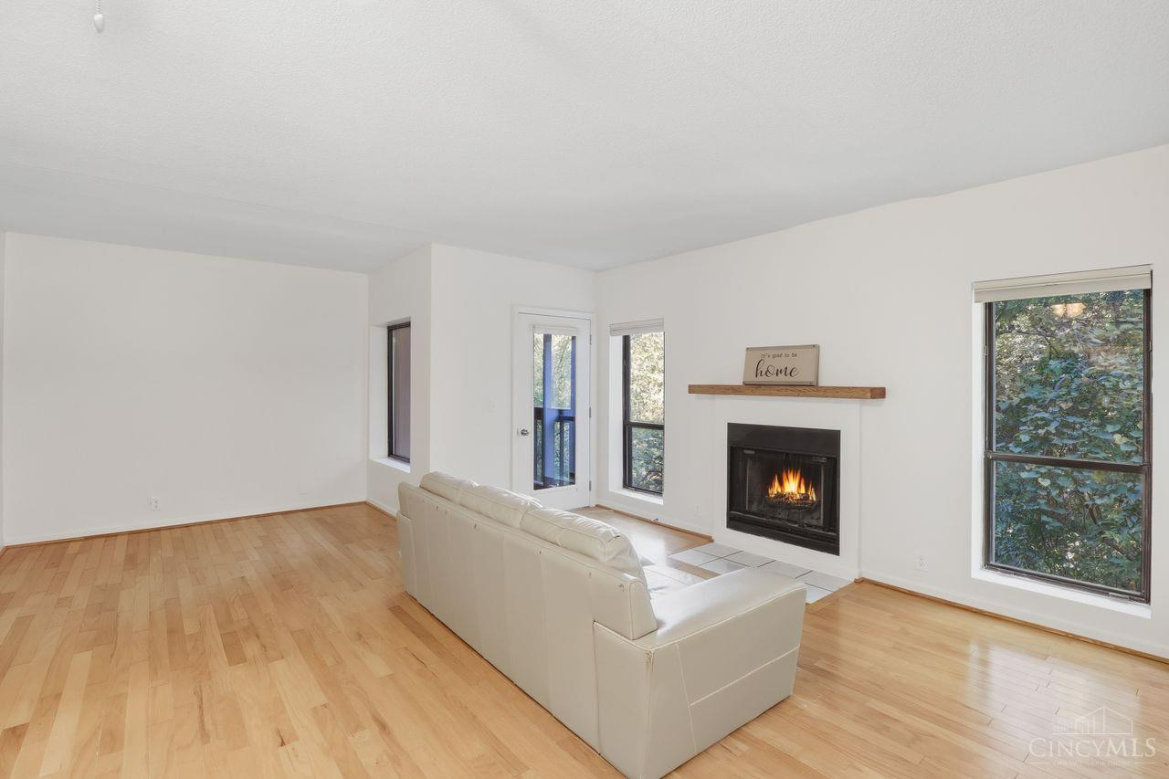 2121 Sutton Avenue 4C