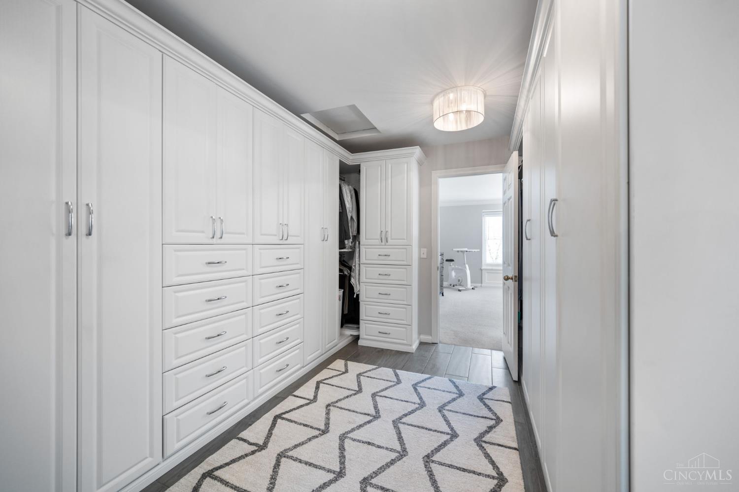 7097 Shawnee Hills Drive