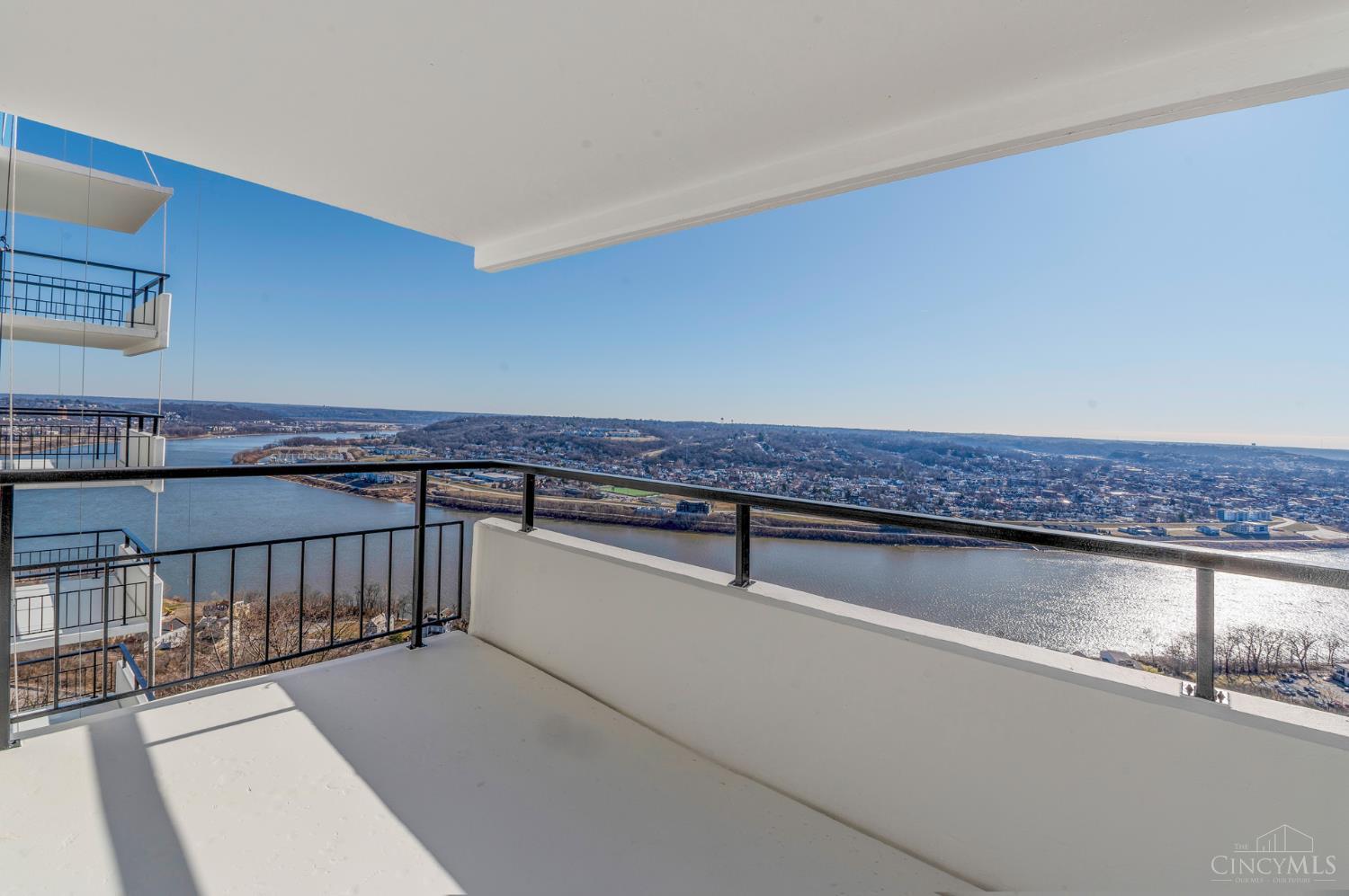 2401 Ingleside Avenue 10C