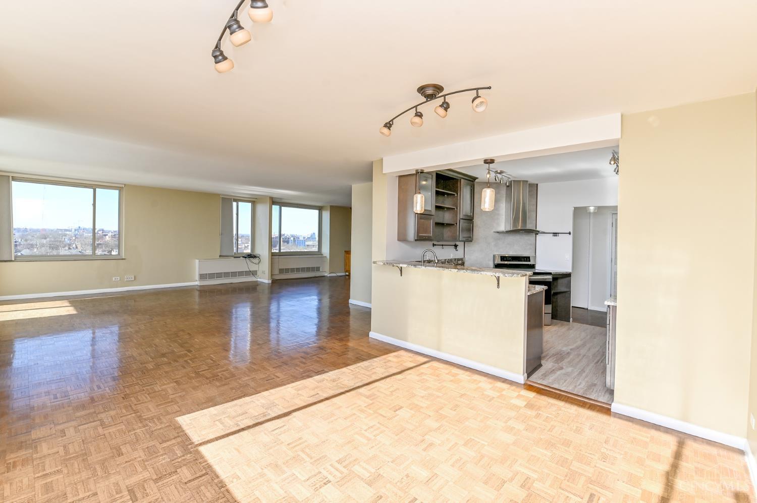 2401 Ingleside Avenue 10C