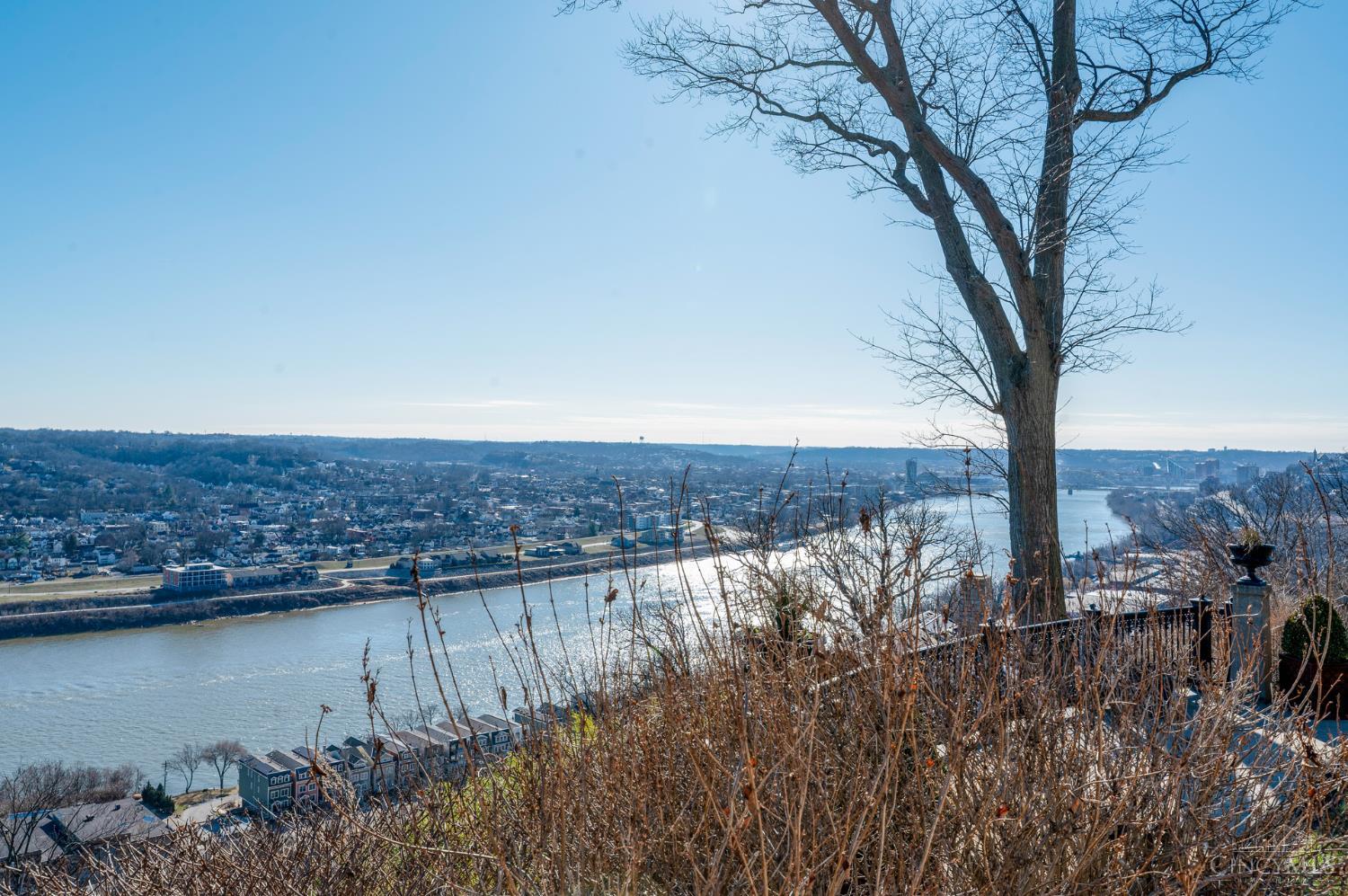 2401 Ingleside Avenue 10C