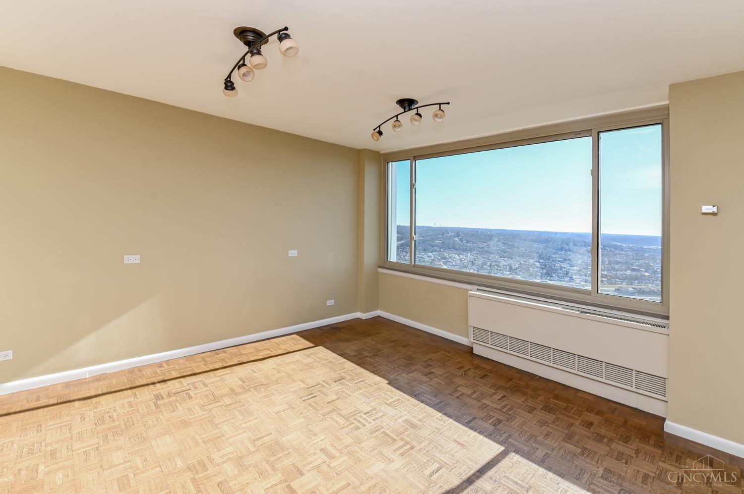 2401 Ingleside Avenue 10C