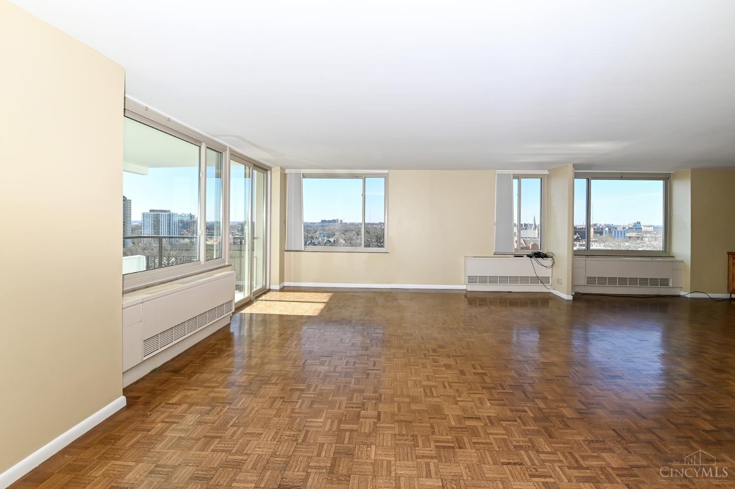 2401 Ingleside Avenue 10C