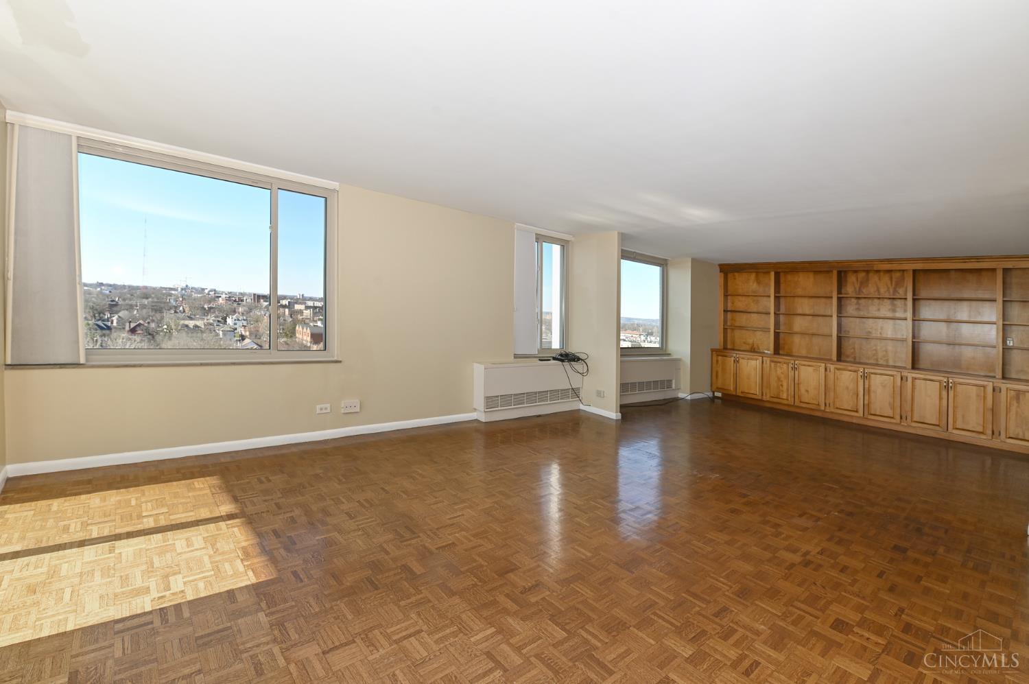 2401 Ingleside Avenue 10C