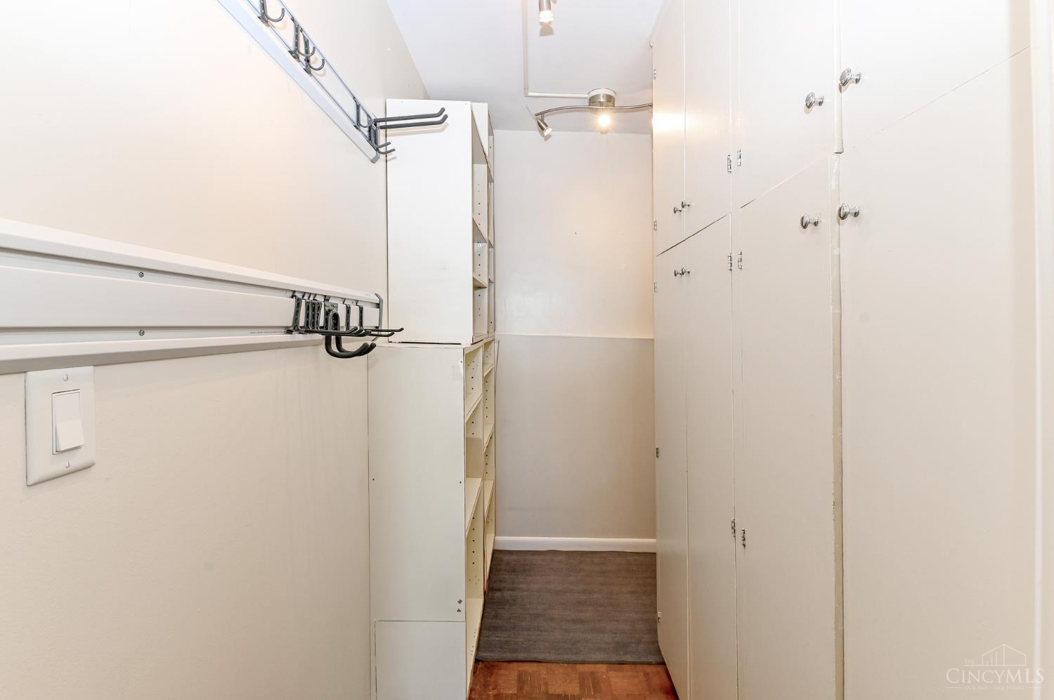 2401 Ingleside Avenue 10C