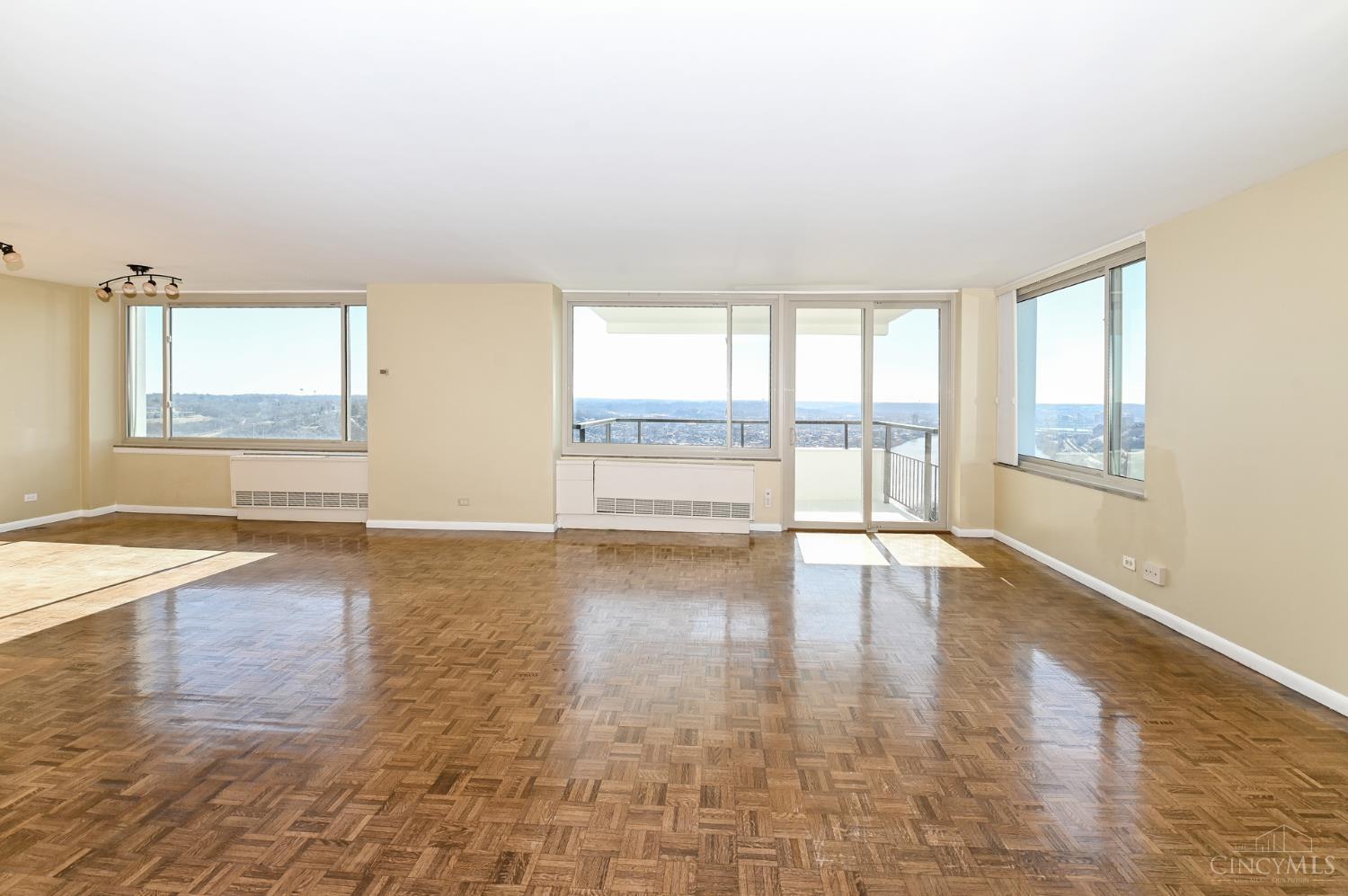 2401 Ingleside Avenue 10C