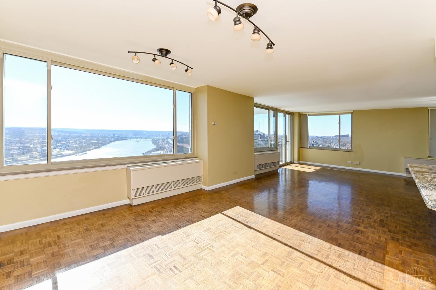 2401 Ingleside Avenue 10C