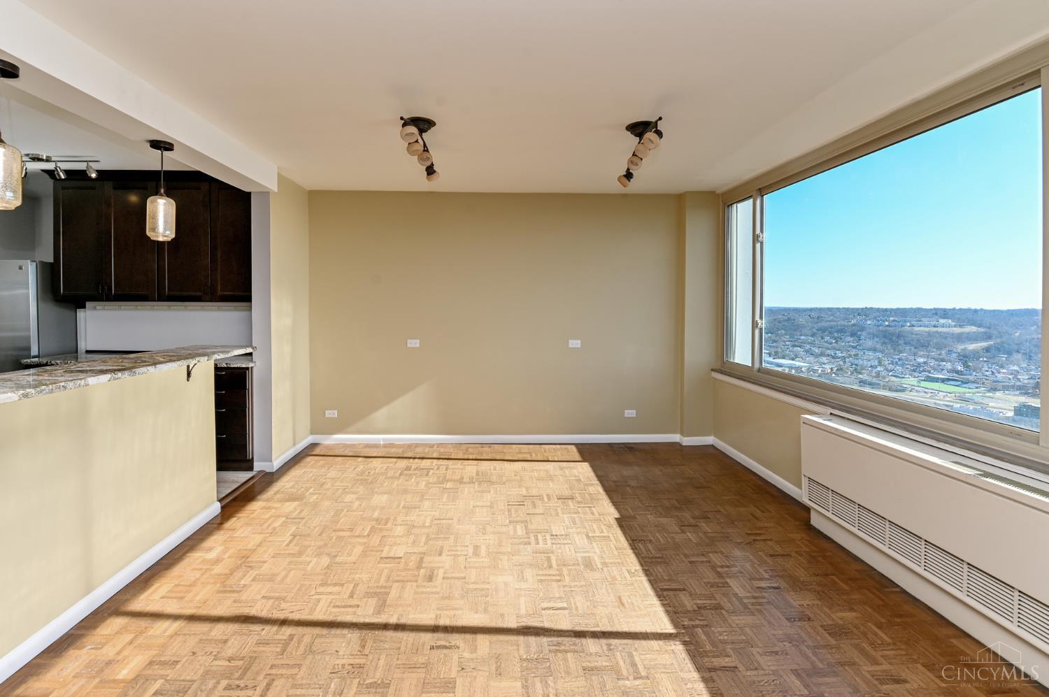 2401 Ingleside Avenue 10C