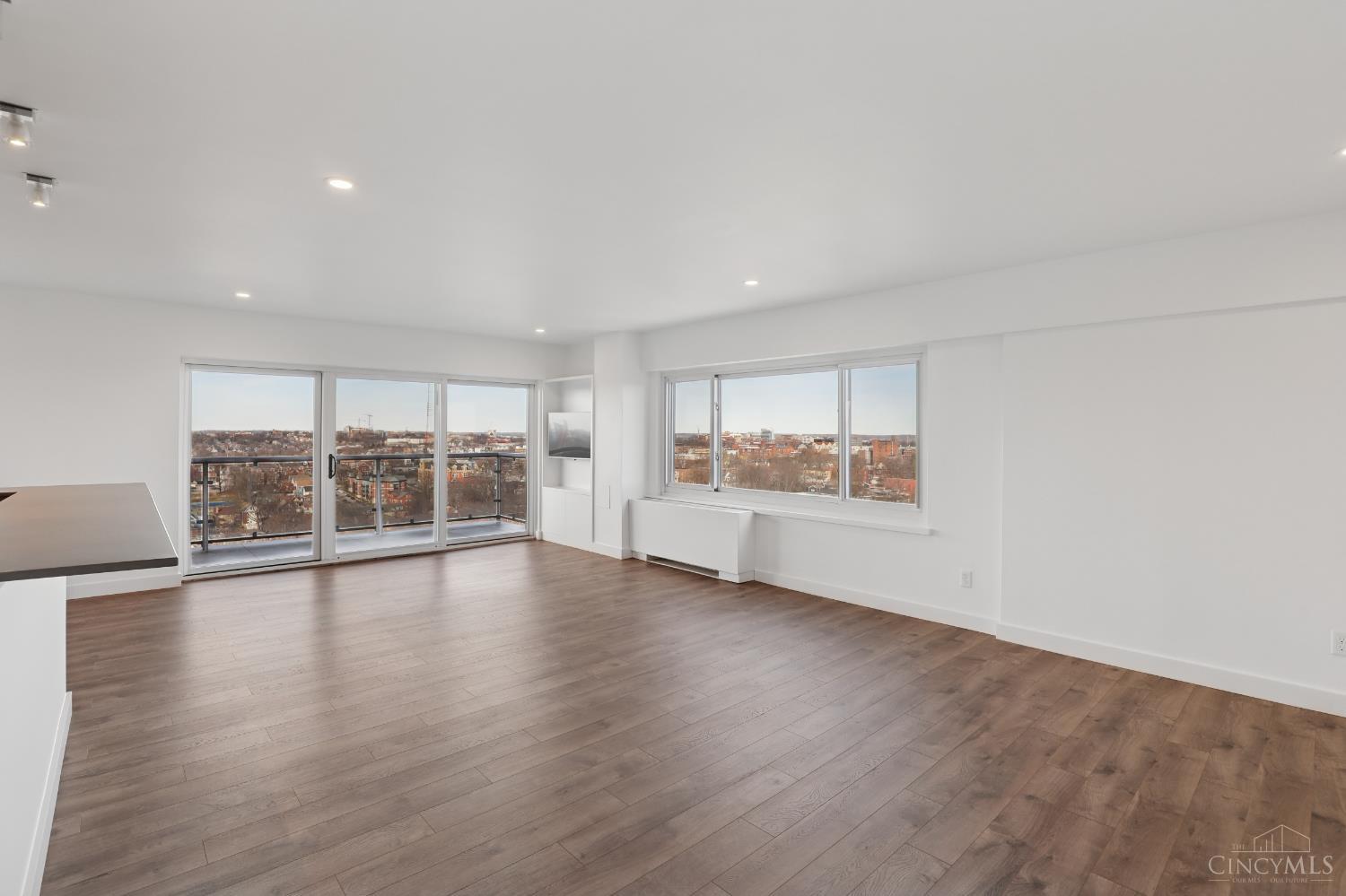 2200 Victory Parkway 2307