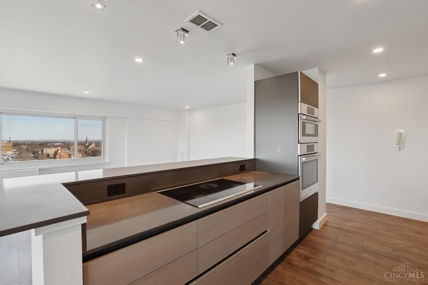 2200 Victory Parkway 2307