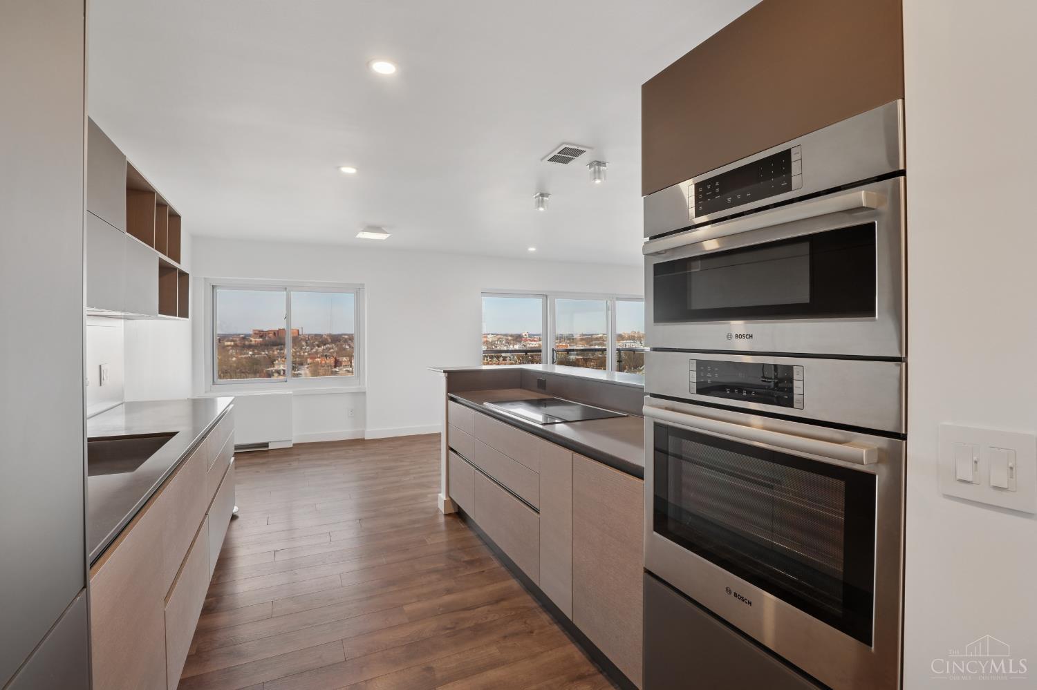 2200 Victory Parkway 2307