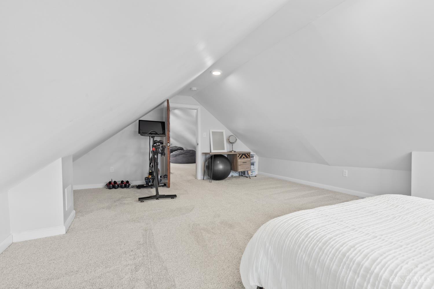 2528 Hemlock Street