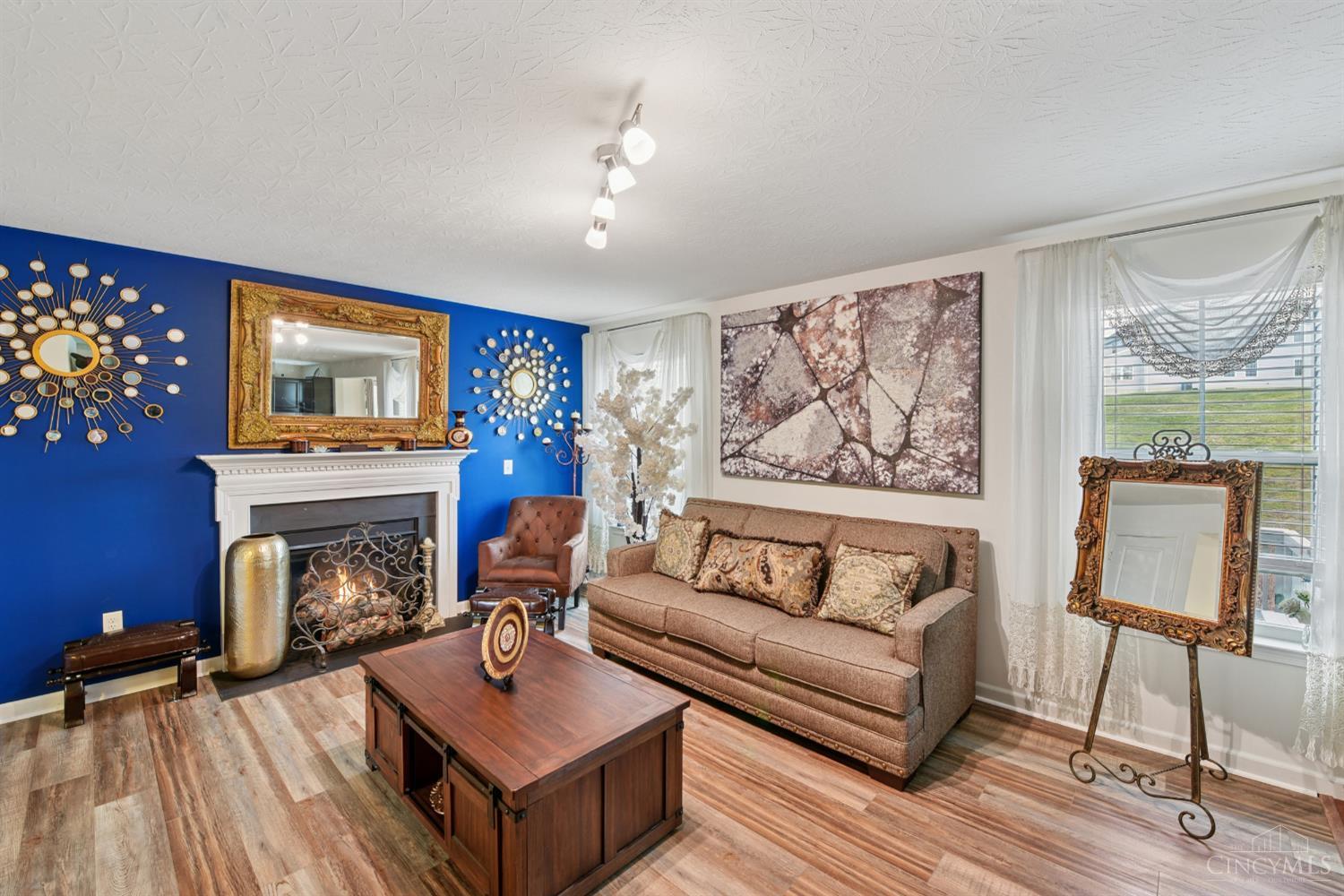 7970 Valley Crossing Drive