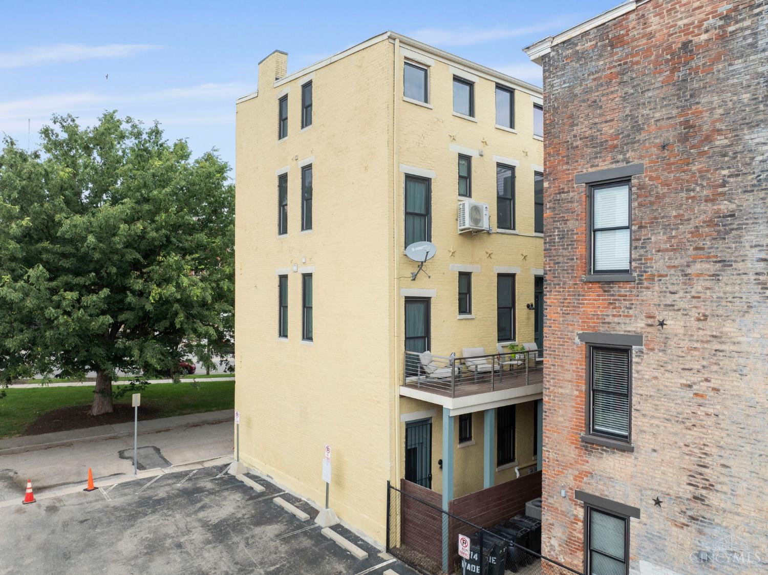 221 Kemp Alley