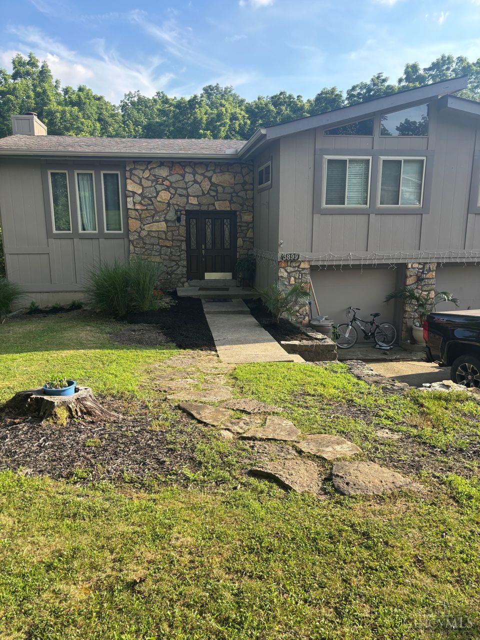 3899 Ridgedale Drive
