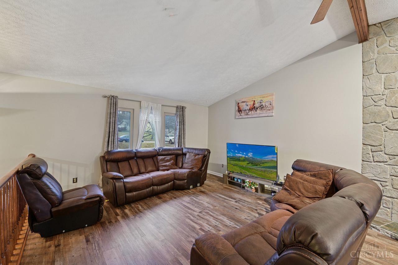 3899 Ridgedale Drive